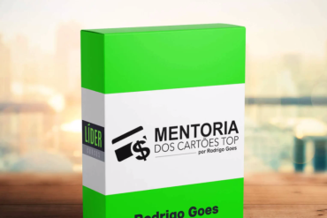 Imagem da Mentoria Dos Cartões TOP de Rodrigo Goes com um cartão de crédito de alta gama.