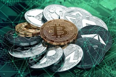 Imagem de arte digital representando criptomoedas e gráficos de investimento com o título Mago das Criptos em destaque.